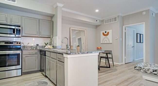 Photo - 14332 Montfort Dr Unit 04203