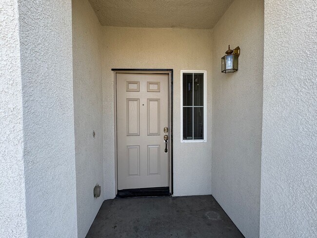 Photo - Four Bed, Two Bath Home Close to Hwy 99 an...