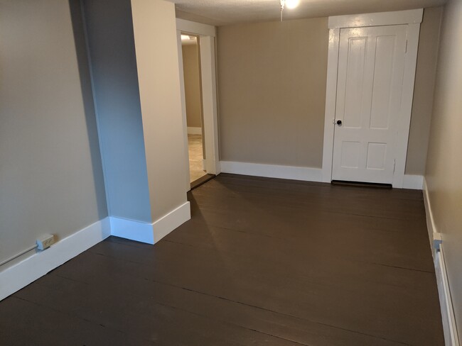 Living room - 25 Bunker Hill St Apartments Unit 2