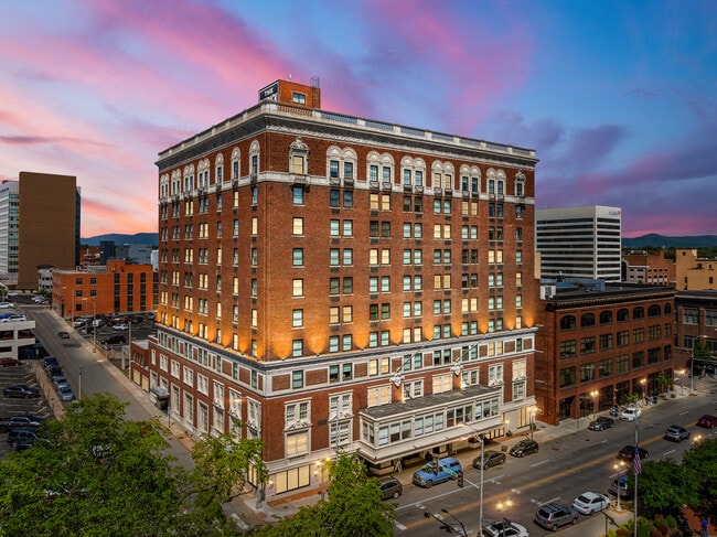The Patrick Henry - The Patrick Henry Apartments