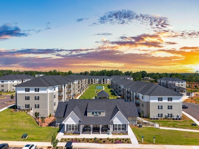 Photo - Northbrook Luxury Apartments