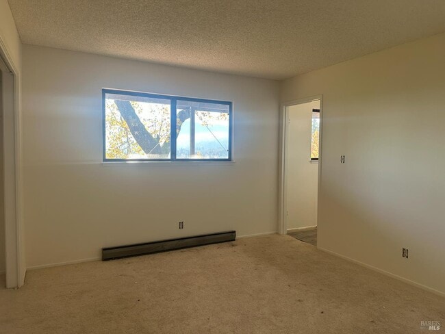 Photo - 121 Knoll Pl