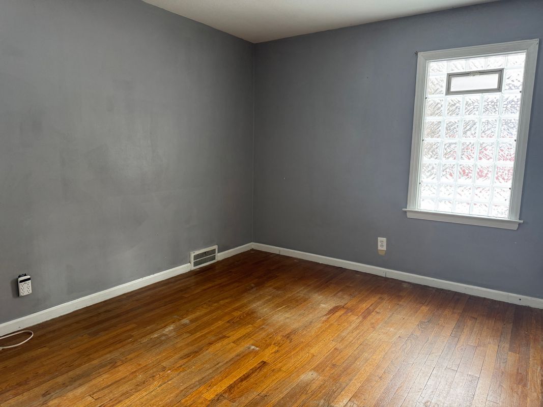 Photo - 6177 Hereford St