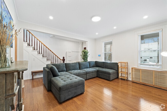 Building Photo - 285 Cator Ave Rental