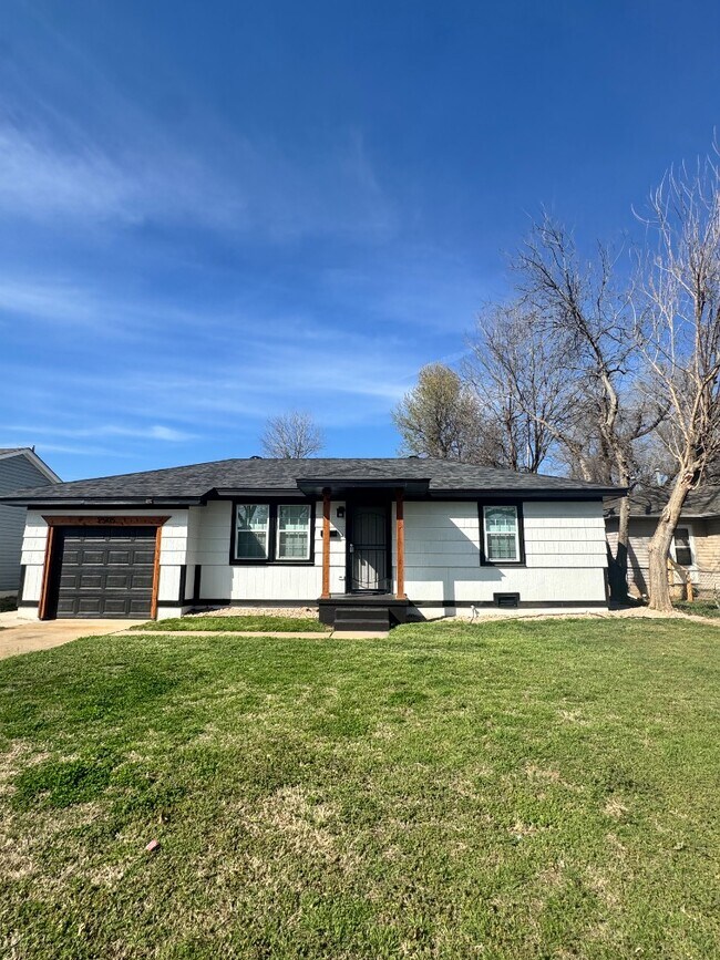 Building Photo - 2505 SW Murray Dr