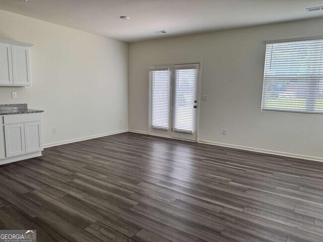 Photo - 1051 Paddington Dr