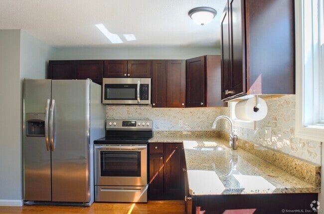 Building Photo - 333 Hillside Ave Unit 8 Rental