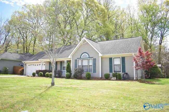 Photo - 105 Buttercup Ln