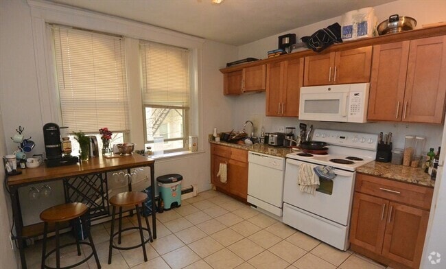 Building Photo - 24 Ransom Rd Unit #2 Rental