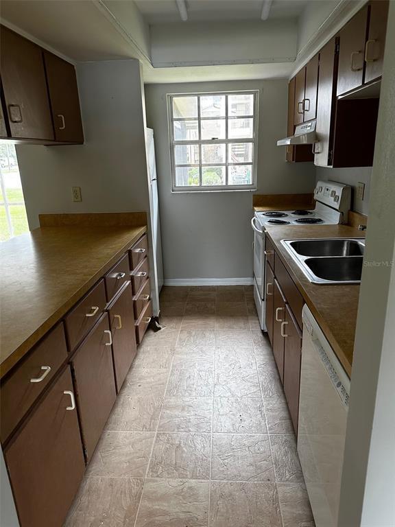 Photo - 590 Belltower Ave