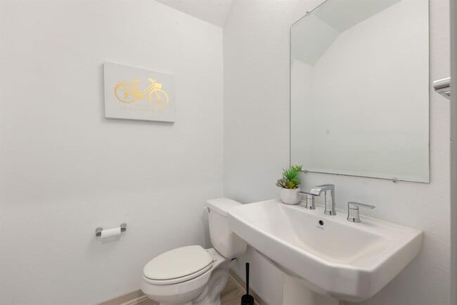 Building Photo - 29251 Pikes Peak Dr