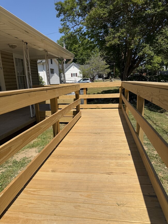 Photo - 919 N Walnut St