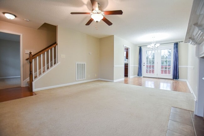 Photo - Pet Friendly Three Bedroom!