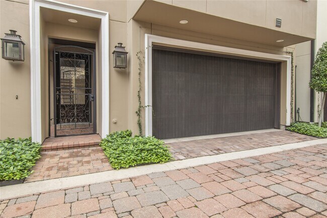 Photo - 2419 Brazoria St