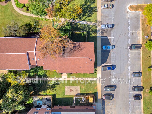 Photo - 736 Quince Orchard Blvd Unidad Apt T2