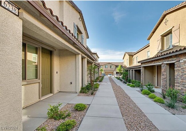 Photo - 6238 Mavora Lake St Townhome