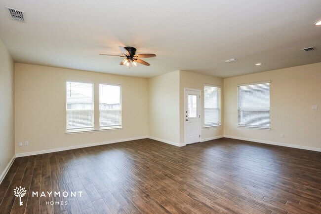 Photo - 1012 Nicole Way