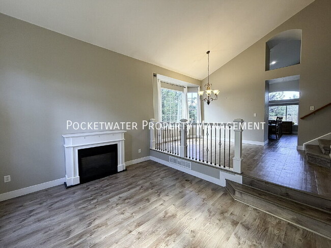 Photo - 2127 Mountain Iris Dr