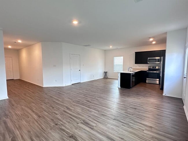 Photo - 1140 Cattail Ln