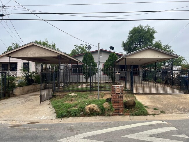 Building Photo - 2505 San Salvador St