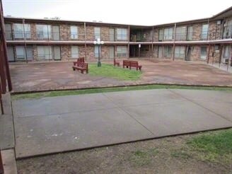 Courtyard - Magnolia Flats