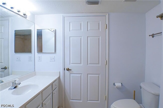 Building Photo - 4113 Residence Drive Unit 211