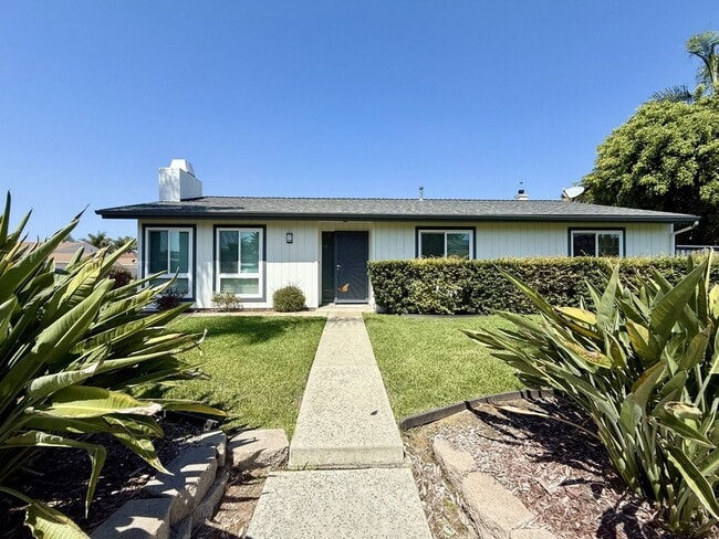 Building Photo - Charming Single Level in La Costa! Rental