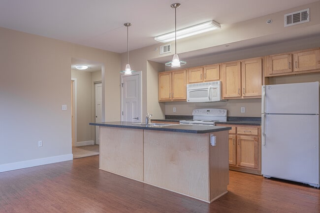 Photo - South & Hickory Place