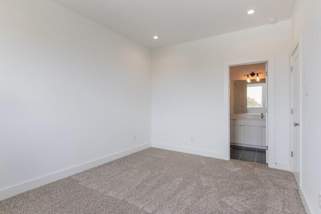 Photo - 5841 Dolores St