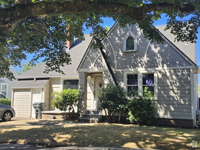 Building Photo - 1435 18th St NE Rental