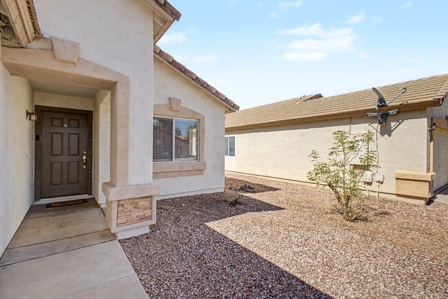 Photo - 22820 W Papago St