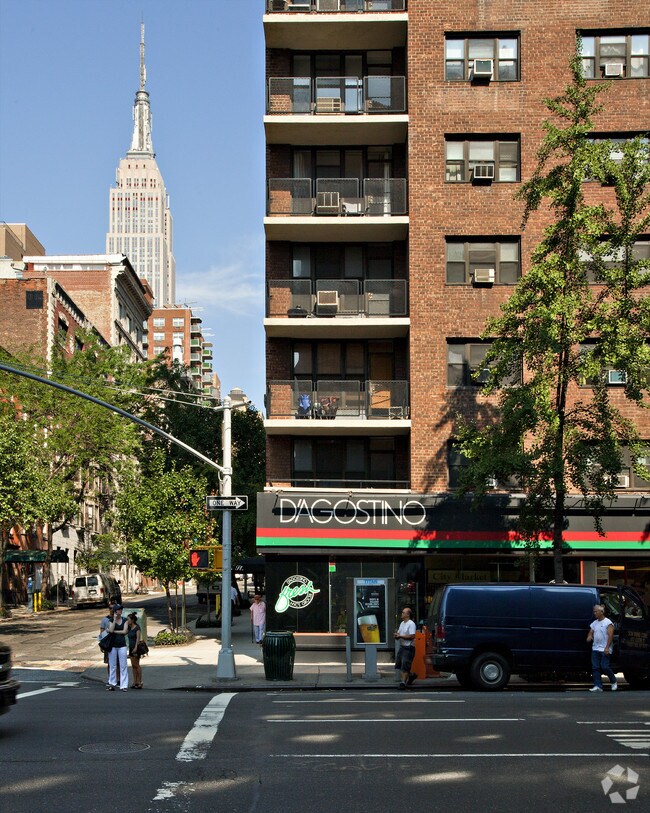 528 Third Avenue - 528 Third Ave