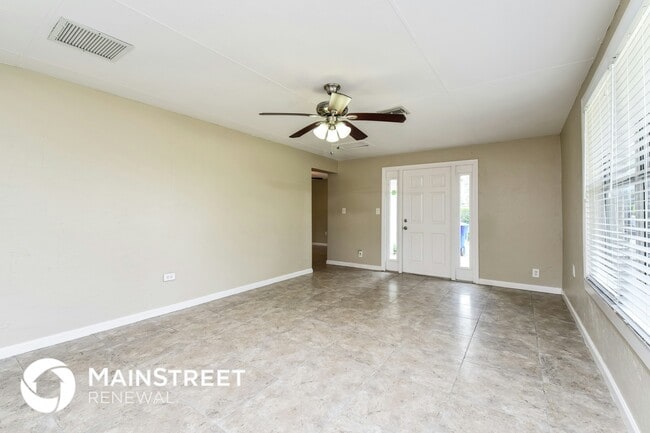 Photo - 4856 Deleon St