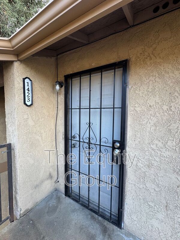 Photo - 1423 E Douglas Ave