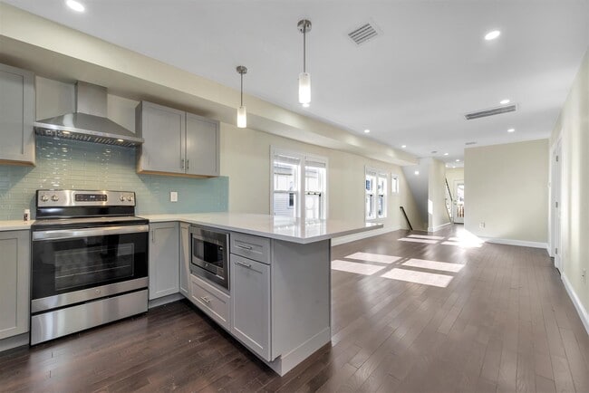 Photo - 43 Wright Ave Unit 2