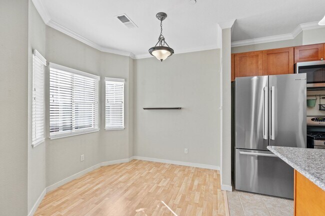 Photo - 225 Valley Oak Dr Unit 225