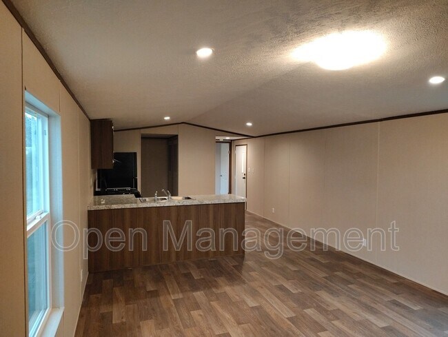 Photo - 24 Erin Ln