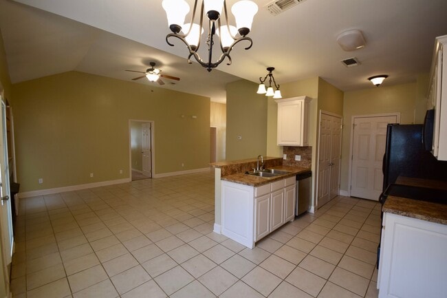 Photo - Nice 3 Bedroom House!