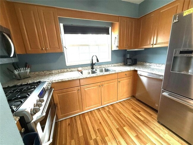 Photo - 8211 128th St