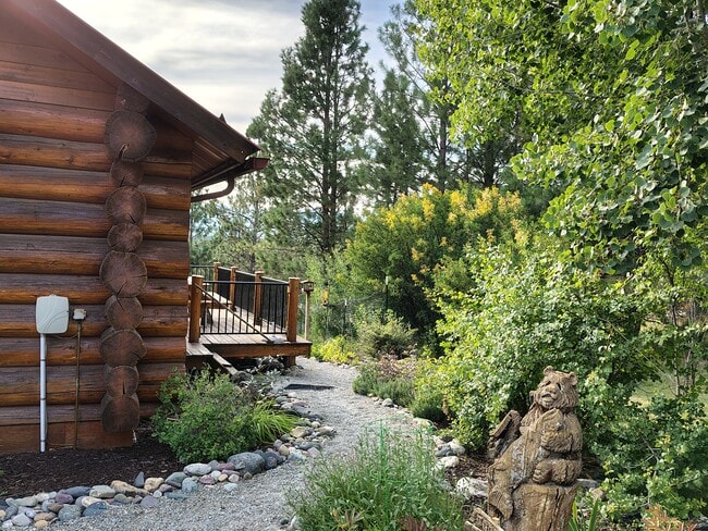 Photo - Therault Lake Log Home