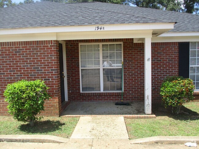 Building Photo - 194 Starksville Ave Rental