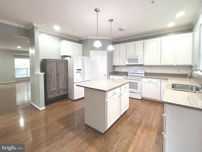 Photo - 2610 Streamview Dr