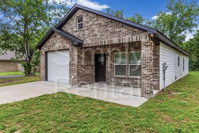 Photo - 604 Putman St