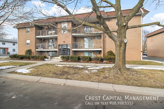 1405B E Chicago St-14 - 1405B E Chicago St-14 Apartment Unit 14