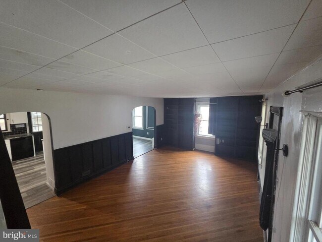 Photo - 4227 Cambridge St