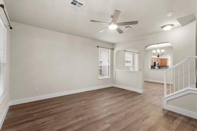 Photo - 410 Bandstand Ln