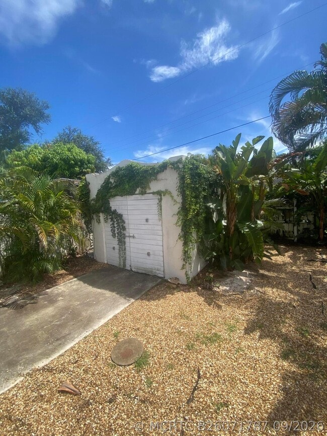 Photo - 720 Nathan Hale Rd