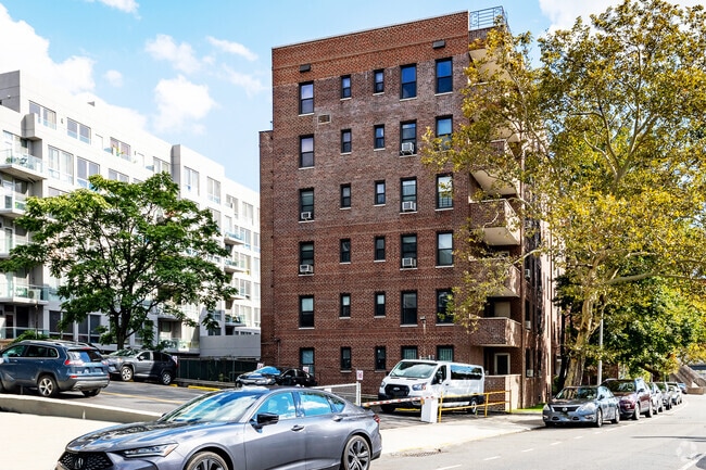 Photo - 8431 Van Wyck Expy