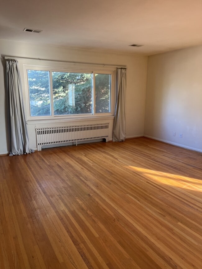 Photo - 2520 Deming Blvd