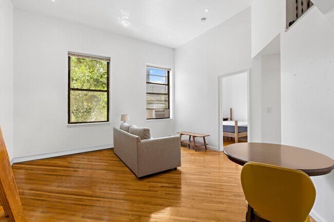 Photo - 174 Grand St Unit 2C